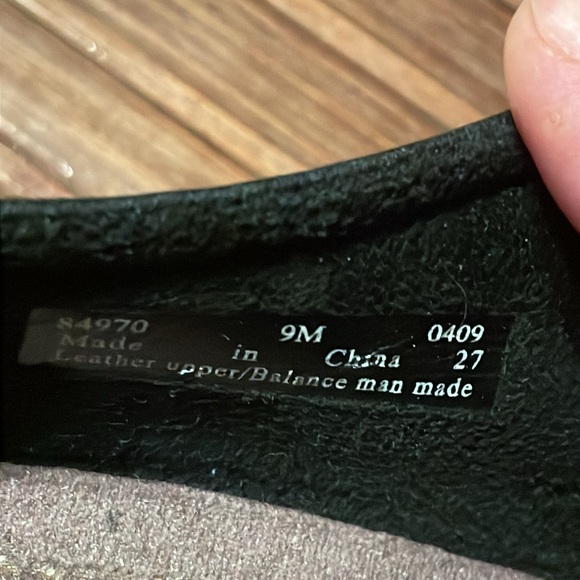 Clarks Leather Everyday Black Slip On Sandals with elastic. 2” heel. Size 9. - Picture 10 of 10